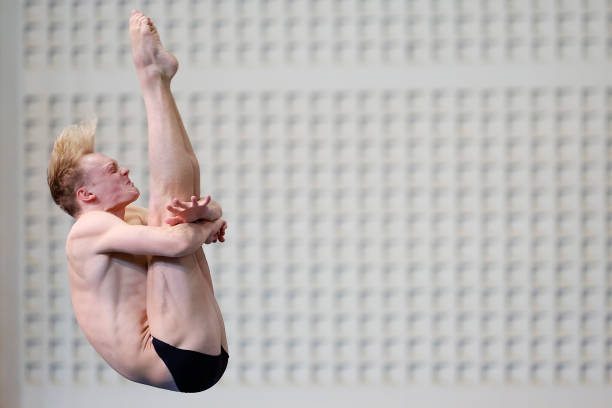 苏炳添创造历史！9秒83刷新亚洲百米纪录