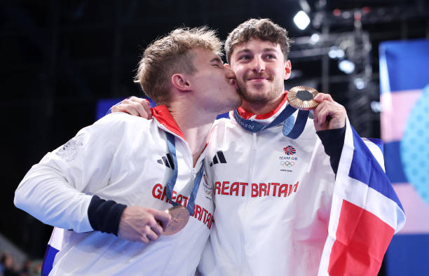 伏明霞退役年龄是多少？她为何选择在那个年纪离开？