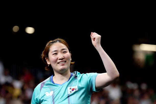 接发球什么意思？全面解析乒乓球、网球中的关键技巧