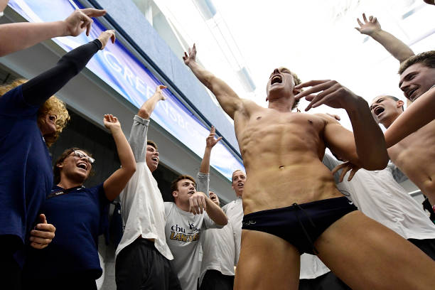 游泳教练底薪2000元,行业薪资水平引热议