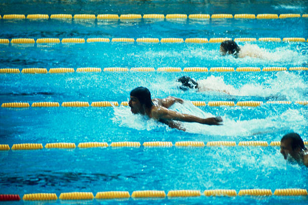 同步之美：中国花样游泳队整齐划一的艺术呈现