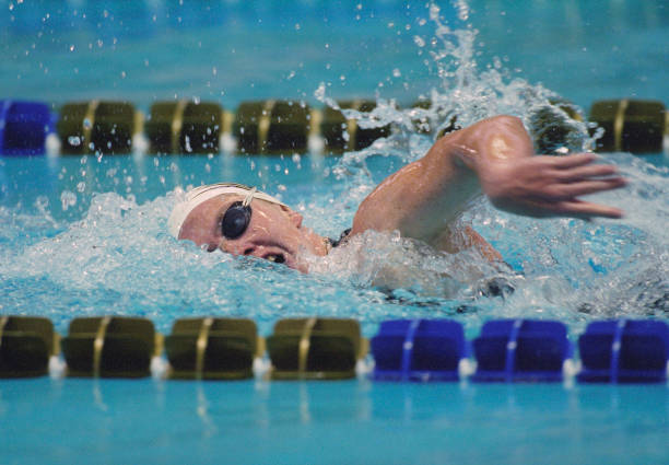 关于艾滋病传播的误区：游泳池游泳真的安全吗？