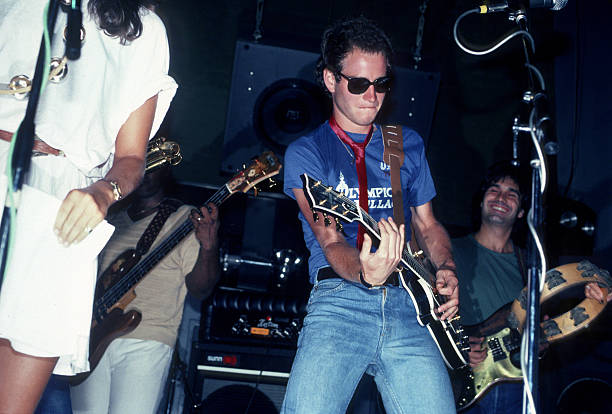 国际米兰2023-24赛季主场球衣正式发布:经典蓝黑条纹回归