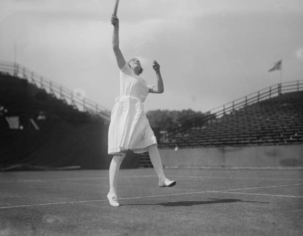 网球场地宽度标准与球员战术的关系探讨