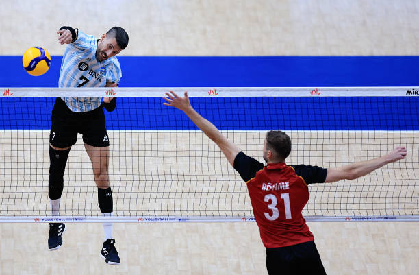 冯坤MVP荣誉盘点：职业生涯的高光时刻