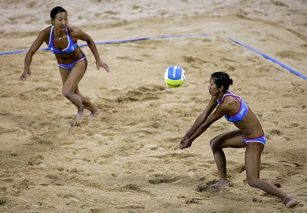 排球比赛场地示意图：发球区与自由防守区