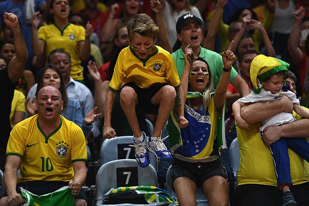 运动员如何避免触网犯规？技巧与规则解读