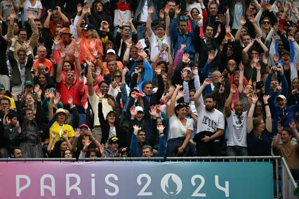 排球比赛场地长宽标准：场地设计与比赛规则