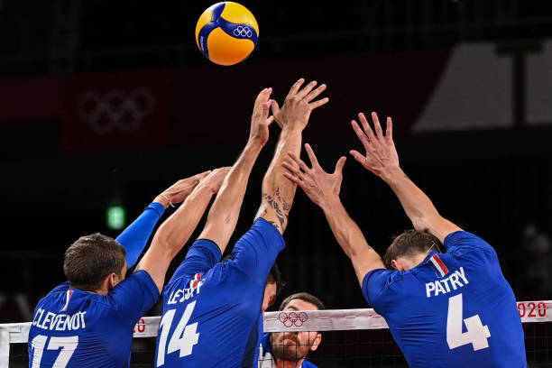 中考体育排球垫球及格数量是多少？