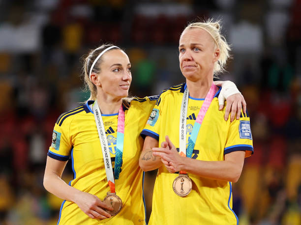 国足主帅李铁谈12强赛：目标明确，全力以赴争出线！