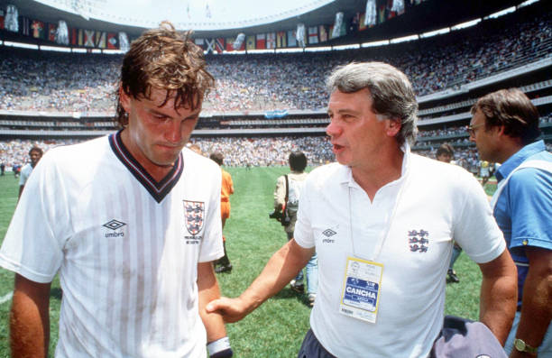 足球史上的经典:马拉多纳夺冠年龄解析